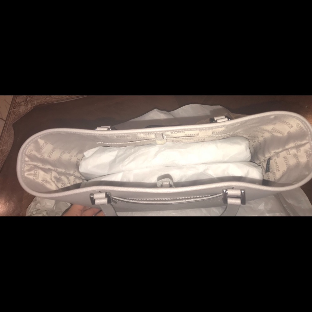 Michael Kors Purse - Picture 4 of 7